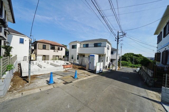 【横浜市保土ケ谷区川島町763-16新築戸建て】★仲介手数料無料★（川島小学校・西谷中学校）の前面道路含む現地写真