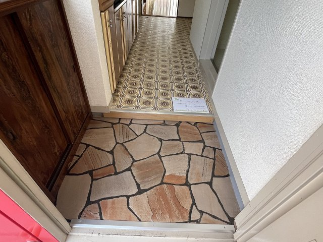 SAKAMAKI MANSHION　A棟の玄関