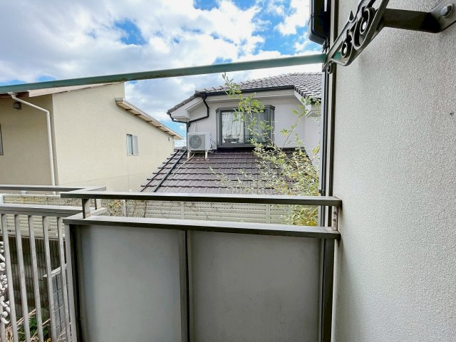 売布ガ丘スカイハイツの玄関|明るい玄関です