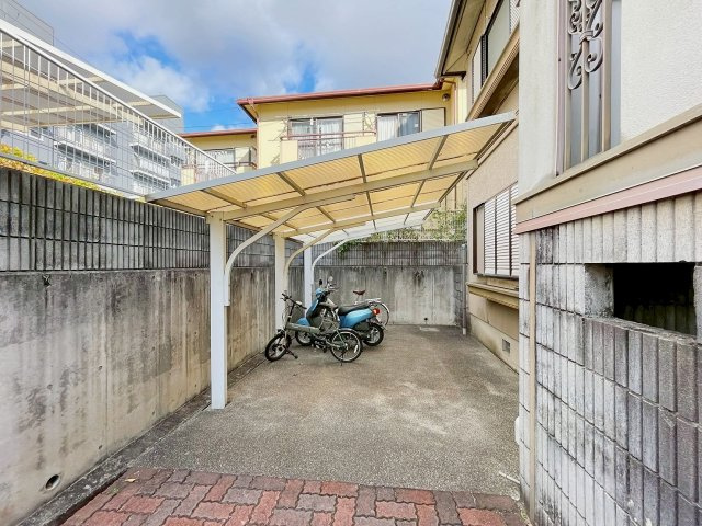 売布ガ丘スカイハイツの居間・リビング|こちらの居間で趣味の時間をお楽しみください