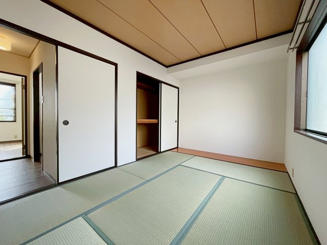 売布ガ丘スカイハイツの洗面所|広い洗面スペース