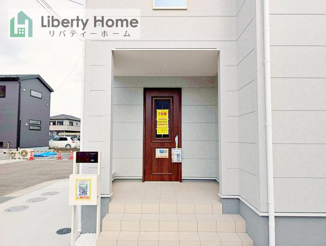 ひたちなか市稲田10期　新築戸建　7号棟のエントランス