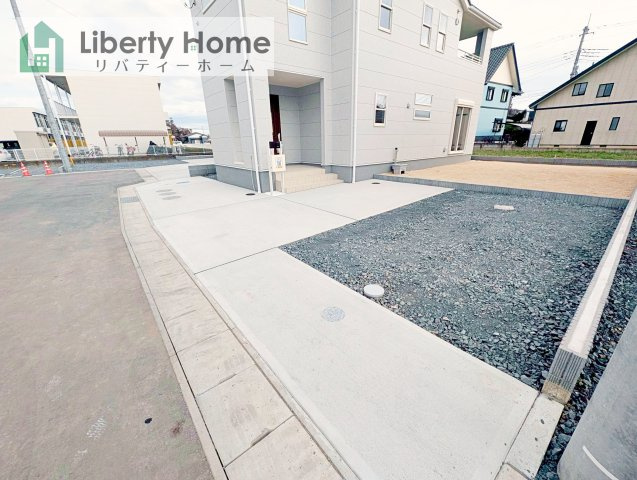 ひたちなか市稲田10期　新築戸建　7号棟の駐車場