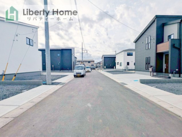 ひたちなか市稲田10期　新築戸建　7号棟の前面道路含む現地写真