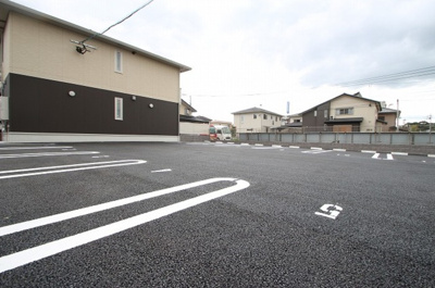 【駐車場】 | グラシュー ジャルダン | 駐車場