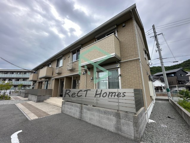 姫路市苫編のハイツの外観