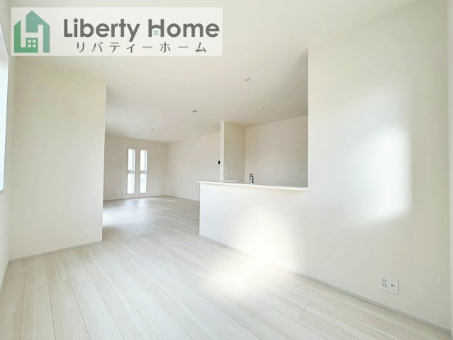 ひたちなか市稲田10期　新築戸建　6号棟の居間・リビング