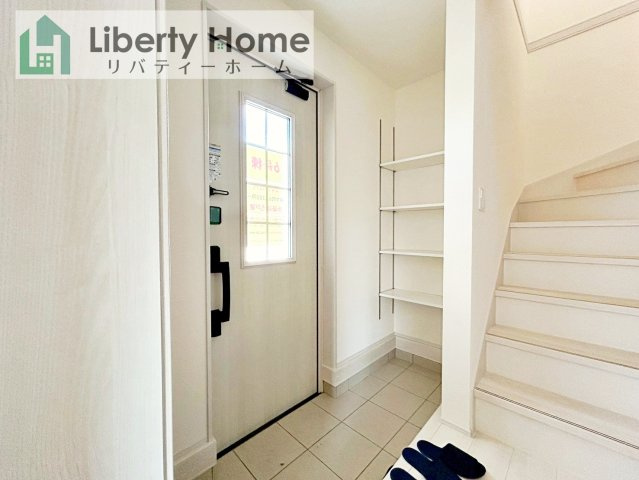 ひたちなか市稲田10期　新築戸建　6号棟の玄関