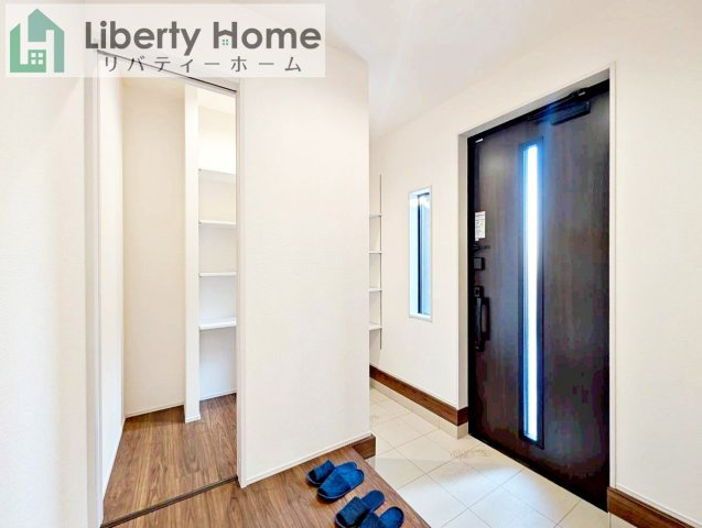 ひたちなか市稲田10期　新築戸建　4号棟の玄関