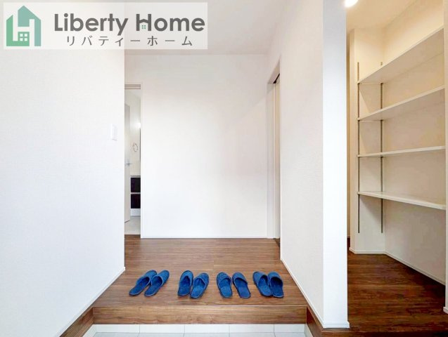 ひたちなか市稲田10期　新築戸建　4号棟の玄関