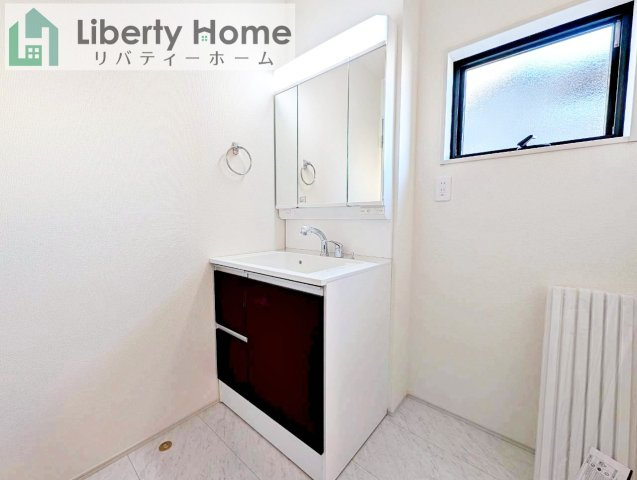 ひたちなか市稲田10期　新築戸建　4号棟の独立洗面台