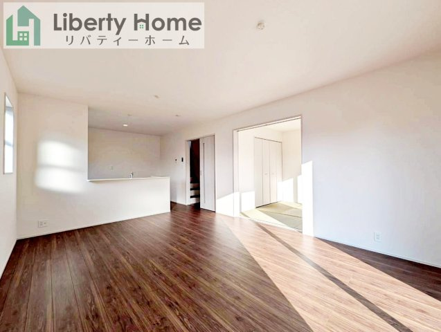 ひたちなか市稲田10期　新築戸建　4号棟の居間・リビング