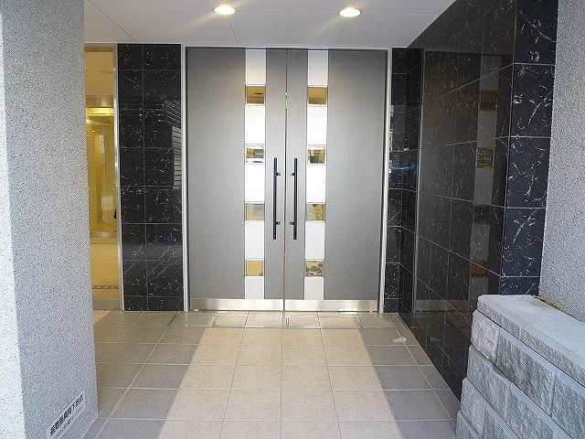 エスリード三宮旭通のエントランス