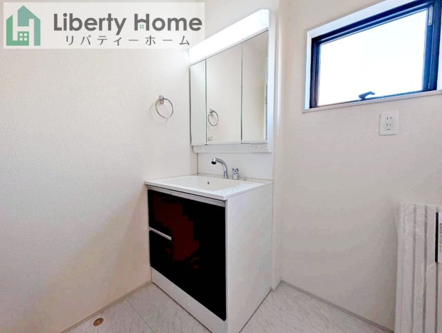 ひたちなか市稲田10期　新築戸建　1号棟の独立洗面台