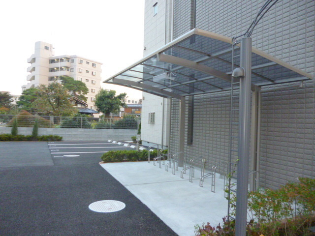 ビラフェリーチェの駐車場|★敷地内駐車場＆敷地内屋根付き駐輪場★