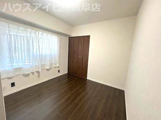 【洋室】 | コーポシェイーネ！最上階角部屋！フルリノベーション！ペット飼育可能なマンションです♪駐車場確保有！ | コーポシェイーネ9階部分！最上階角部屋！フルリノベーション！ペット飼育可能なマンションです♪駐車場確保有！