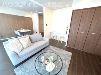 【居間・リビング】 | コーポシェイーネ！最上階角部屋！フルリノベーション！ペット飼育可能なマンションです♪駐車場確保有！ | コーポシェイーネ9階部分！最上階角部屋！フルリノベーション！ペット飼育可能なマンションです♪駐車場確保有！