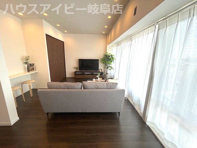 【居間・リビング】の画像