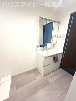 【脱衣所】 | コーポシェイーネ！最上階角部屋！フルリノベーション！ペット飼育可能なマンションです♪駐車場確保有！ | コーポシェイーネ9階部分！最上階角部屋！フルリノベーション！ペット飼育可能なマンションです♪駐車場確保有！