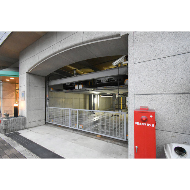 エステムコート神戸・県庁前の駐車場