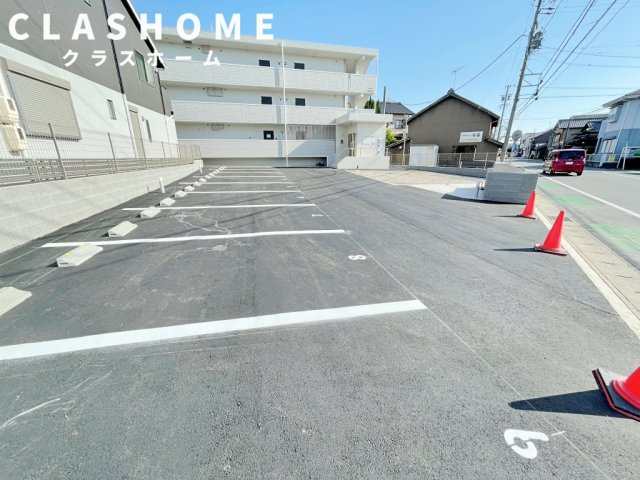 ラ　ルミエール　ロアンヌ　　刈谷市近郊の賃貸はクラスホーム刈谷店の駐車場