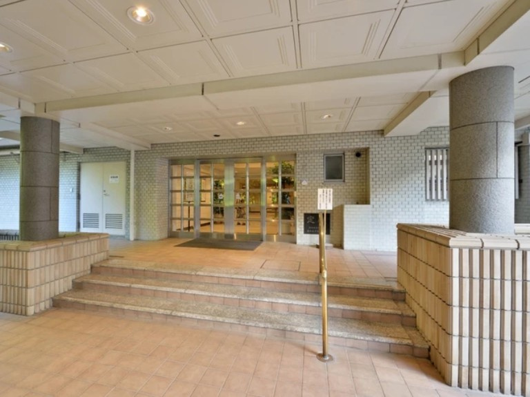 【エントランス】