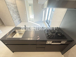 【キッチン】 | 【ペット共生・ZEHマンション】＆　ＦＵＭＩＮＯＳＡＴＯ・旭化成ヘーベルメゾンHEBEL HAUS | コンパクトなキッチンで掃除もラクラク