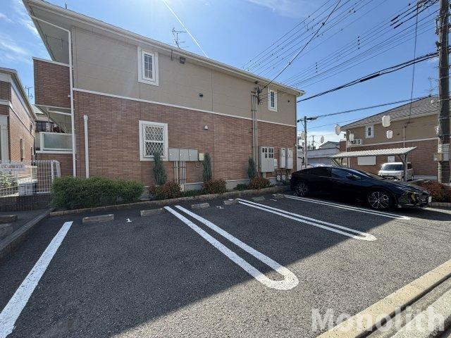 サニーハウス菫の駐車場