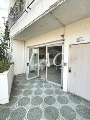 【エントランス】 | ＬＯＵＩＳ（ルイ） | エントランスです。