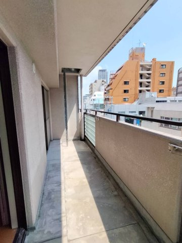 リーグレック元町のバルコニー