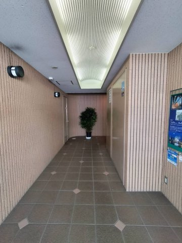 リーグレック元町のロビー