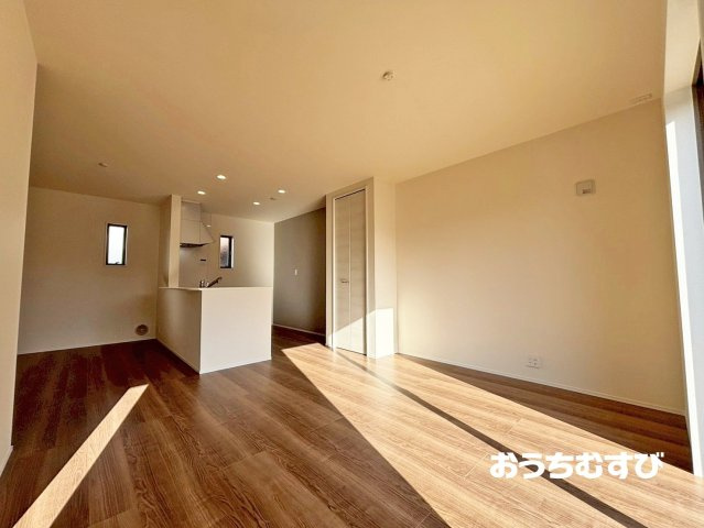 春日井市神屋町玉畑(全4棟)の居間・リビング