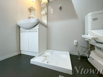 【設備】 | pavillonhonnêtebiwajima | 洗濯機置き場です