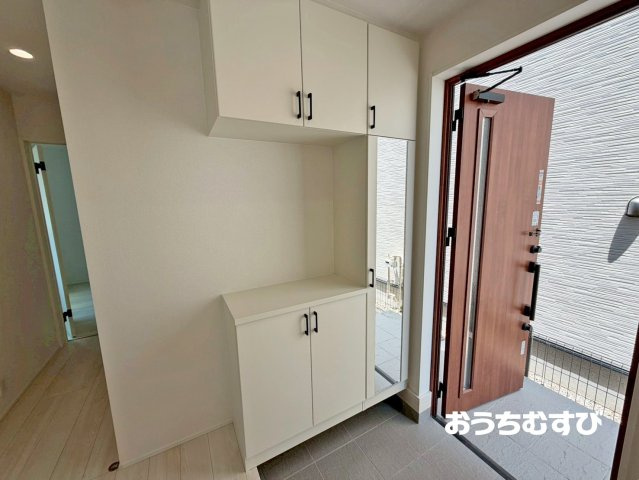 春日井市上田楽町第1期(全4棟)の玄関