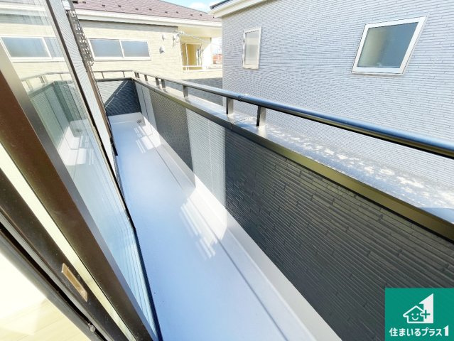 近江八幡市音羽町　新築一戸建てのバルコニー|日当たりのよいバルコニー！お部屋が開放的に！
