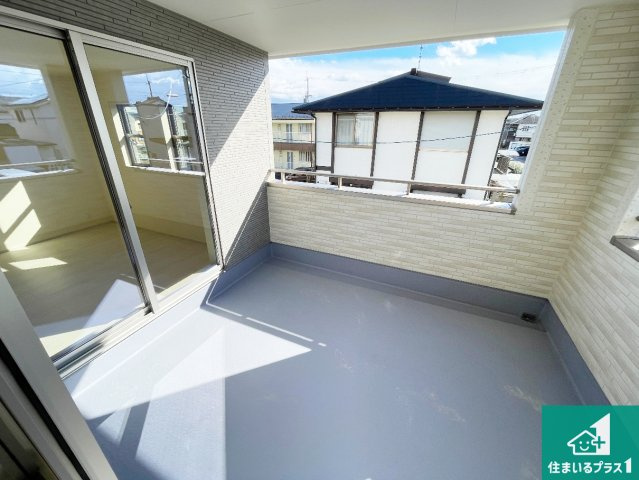 近江八幡市音羽町　新築一戸建てのバルコニー|日当たりのよいバルコニー！お部屋が開放的に！