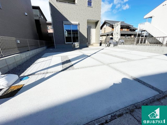 近江八幡市音羽町　新築一戸建ての駐車場|駐車スペース！散水栓があるので、こまめに愛車を洗えます！