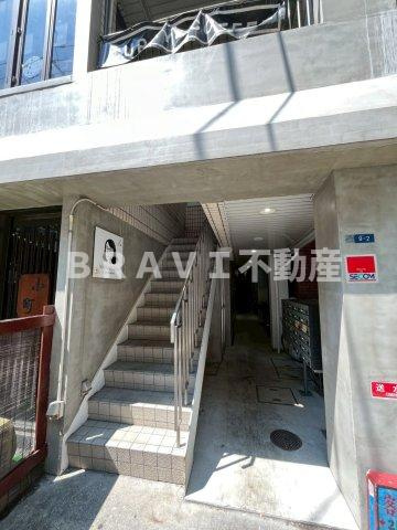 南久宝寺ビル　BRAVI不動産のエントランス