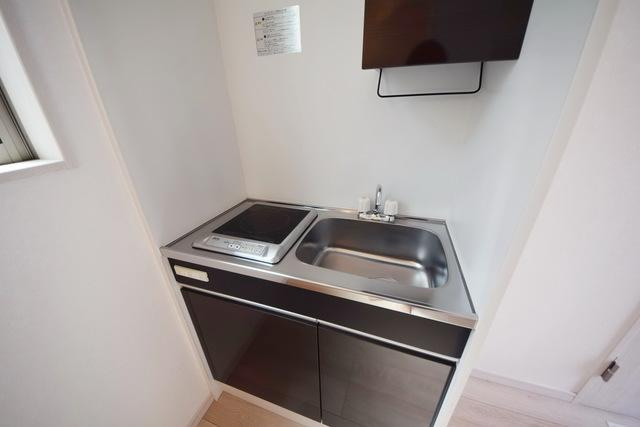 狛江市岩戸南３丁目のアパートのキッチン
