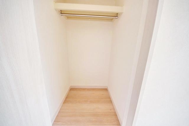 狛江市岩戸南３丁目のアパートの収納