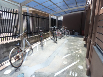 【その他共用部分】 | ハイネス門戸 | 屋根付き駐輪スペース