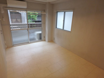 【居間・リビング】 | ハイネス門戸 | 広々としたリビング
