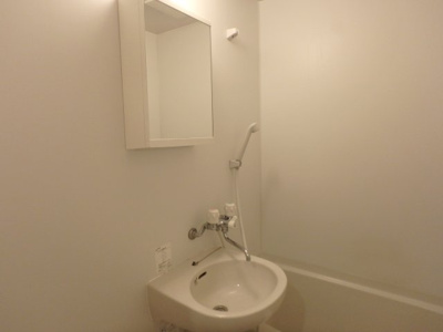 【洗面所】 | ハイネス門戸 | スペースが確保できる洗面所です