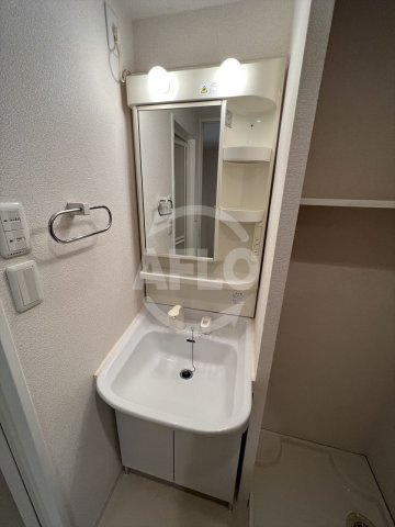 メゾン夕陽ヶ丘の独立洗面台|メゾン夕陽ヶ丘　洗面化粧台