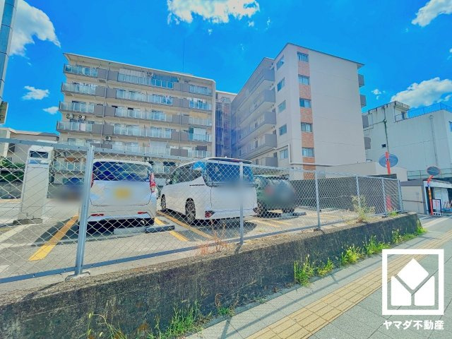 深草サニーハイツの外観