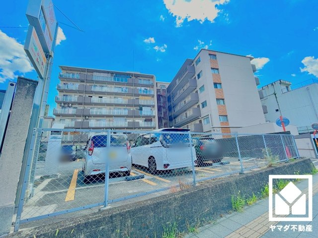 深草サニーハイツの外観