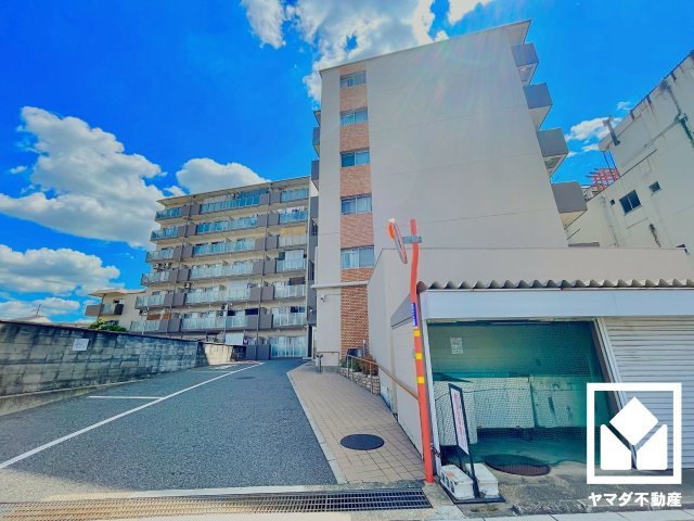 深草サニーハイツの外観