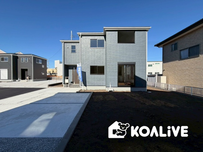 【外観】 | 渋川市行幸田　新築住宅 | 休日は広いお庭に皆で集まってBBQもできます♪
現地ご案内ツアー開催中！早朝やお仕事帰りのご見学にもすぐ対応致します！見学ご予約はコアライブまでお気軽にお問い合わせ下さい！