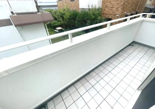 グラシアベルⅡ棟のバルコニー