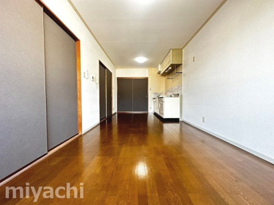 【居間・リビング】 | セジュール濱田Ⅱ